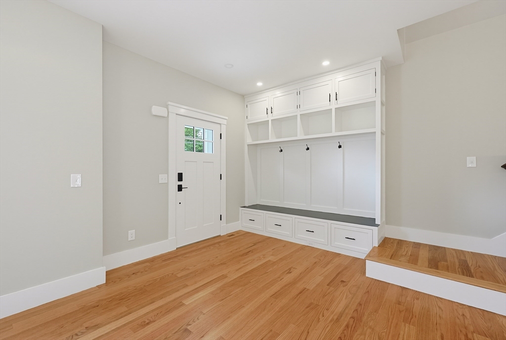 35 Poquanticut Ave # 35