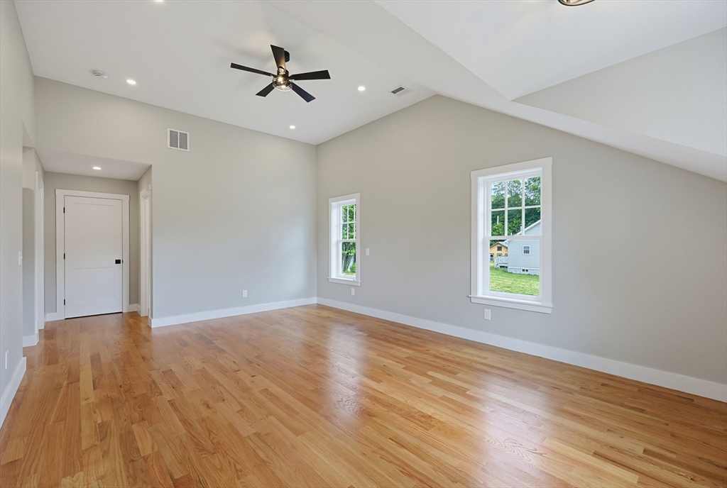 35 Poquanticut Ave # 35
