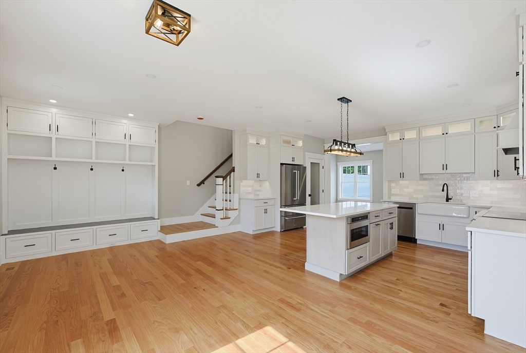 35 Poquanticut Ave # 35
