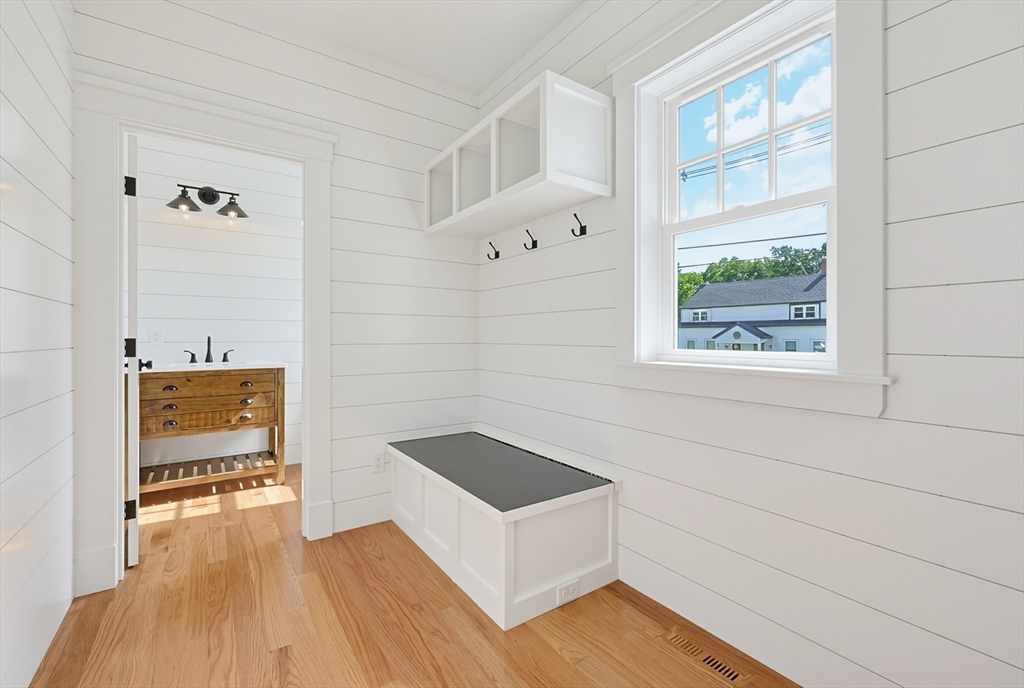 35 Poquanticut Ave # 35