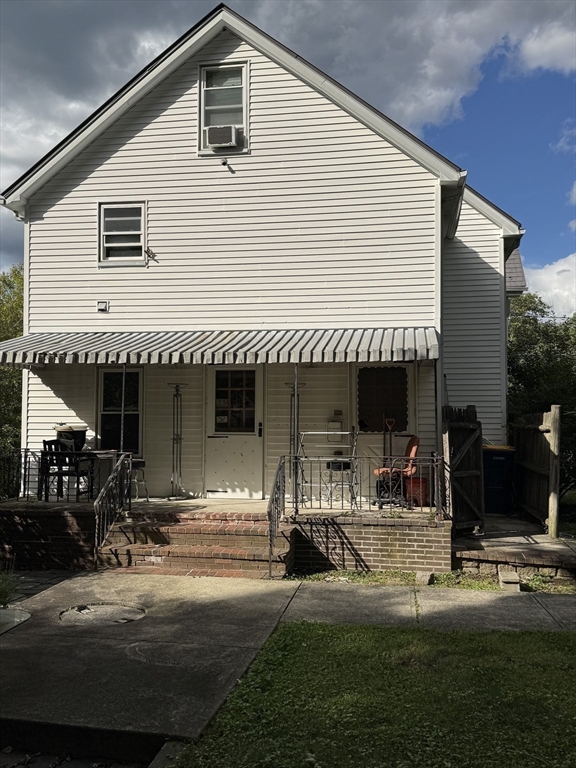 33 E Chestnut St