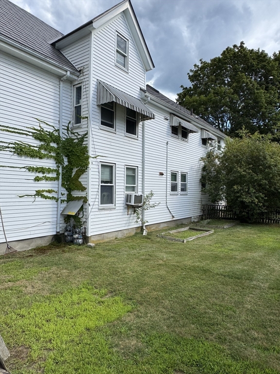 33 E Chestnut St