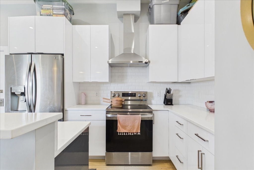 60 Cross Street E # 319