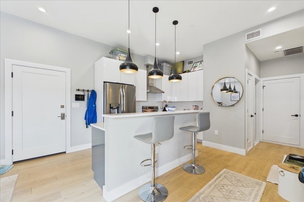 60 Cross Street E # 319