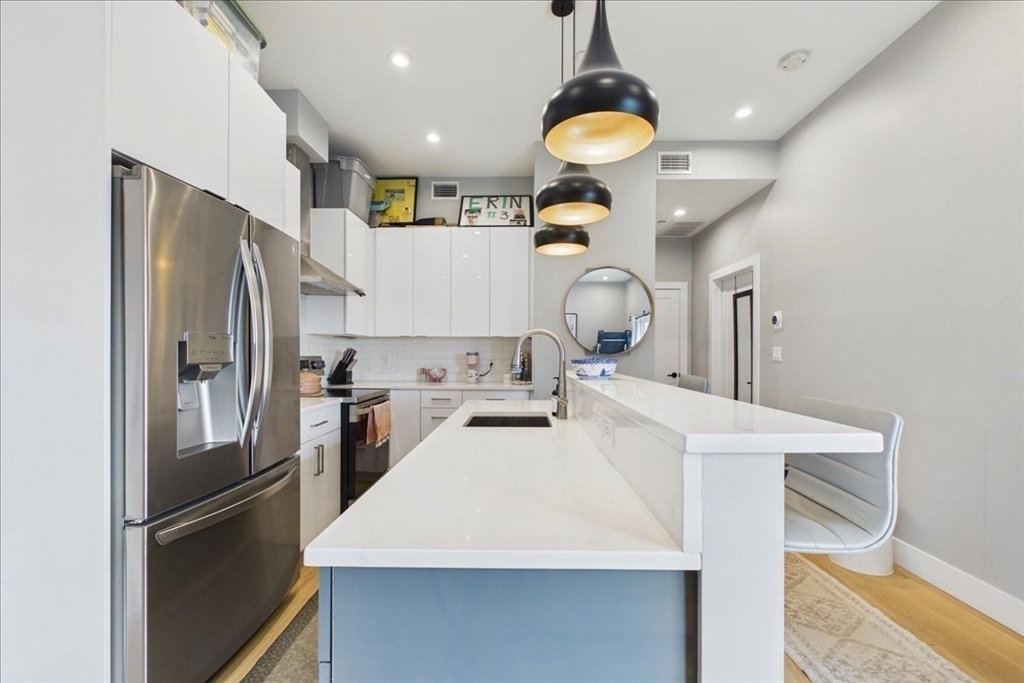 60 Cross Street E # 319