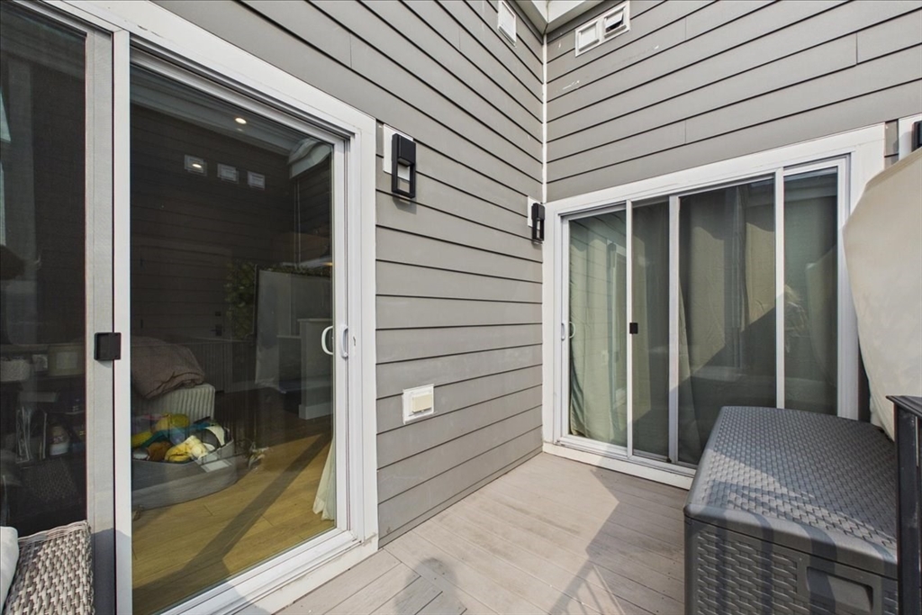 60 Cross Street E # 319