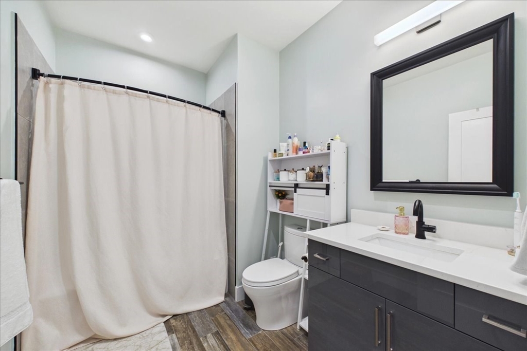 60 Cross Street E # 319