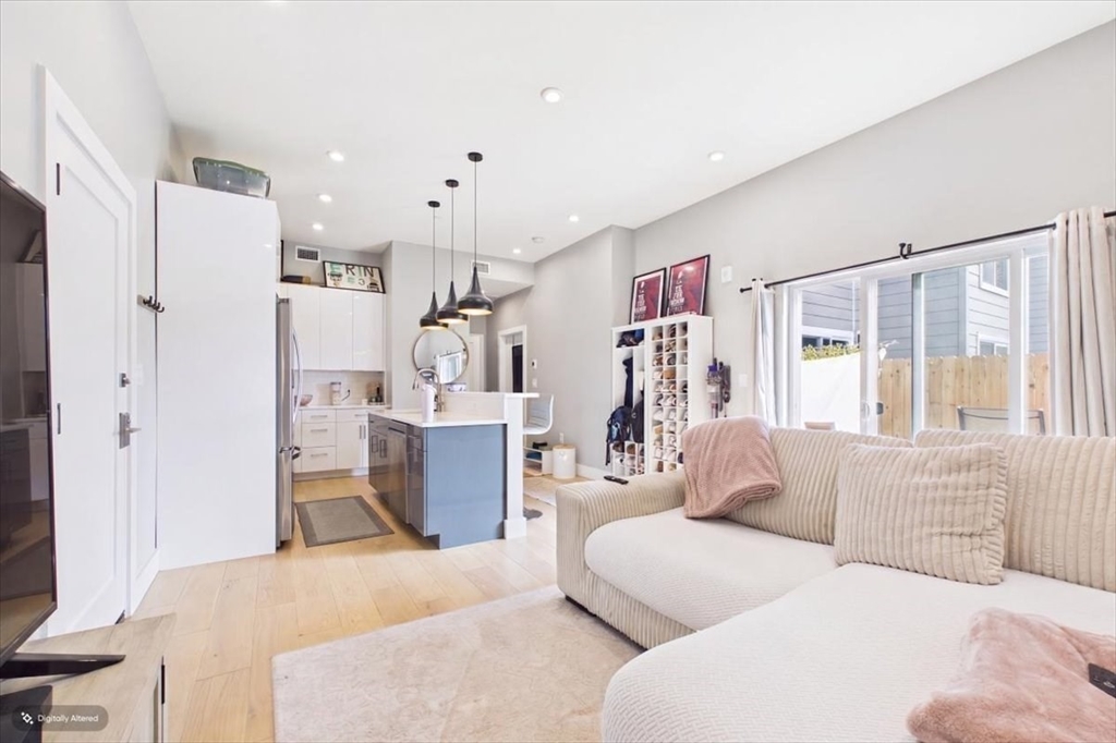 60 Cross Street E # 319