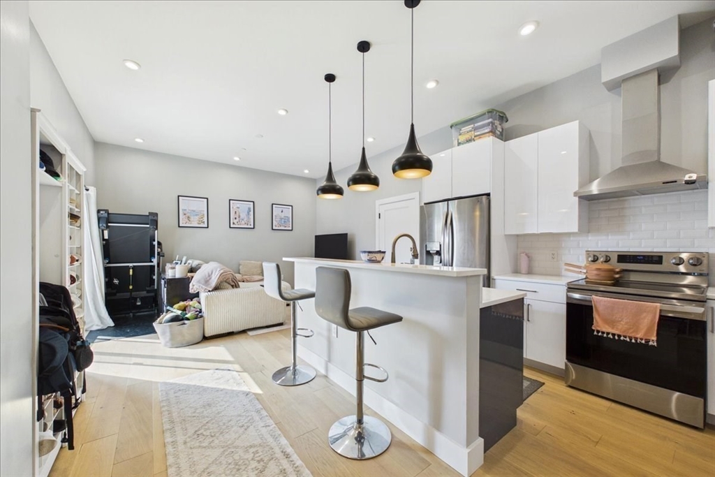 60 Cross Street E # 319