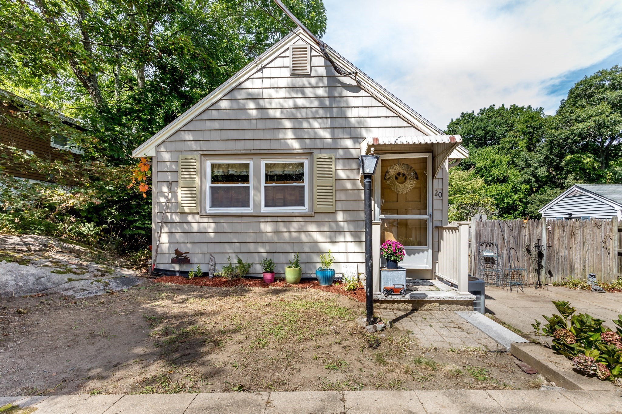 20 Crest Ave