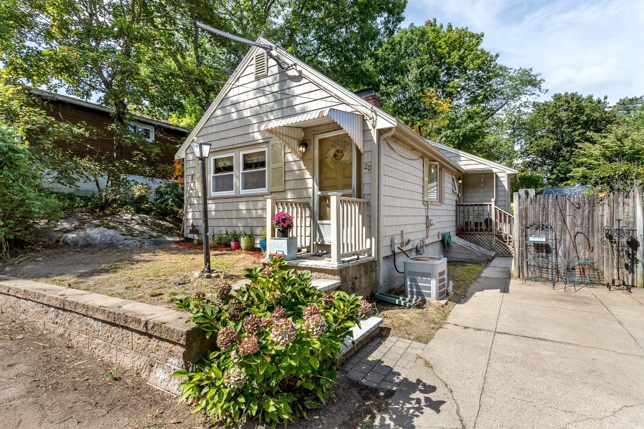 20 Crest Ave
