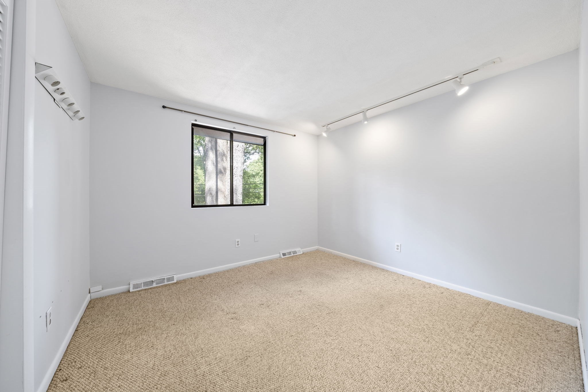 26 Cedarcrest Rd