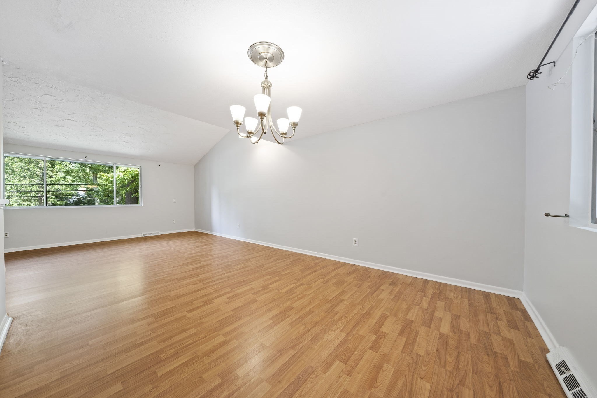 26 Cedarcrest Rd