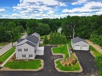 35R-37L Poquanticut Ave