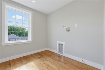 35R-37L Poquanticut Ave