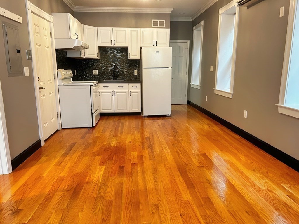 63 Frankfort # 2F