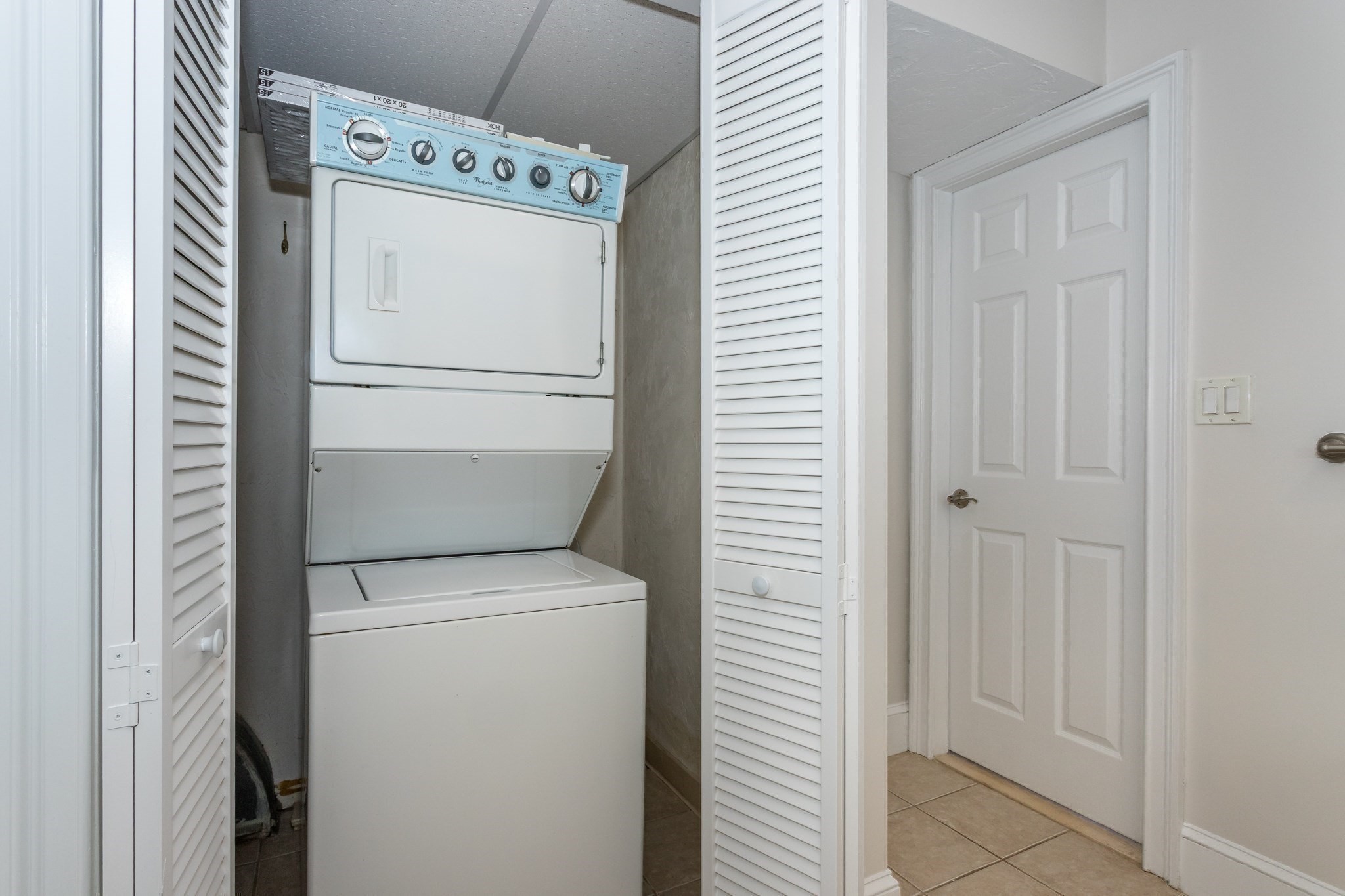 160 Quincy Shore Dr Unit: 106