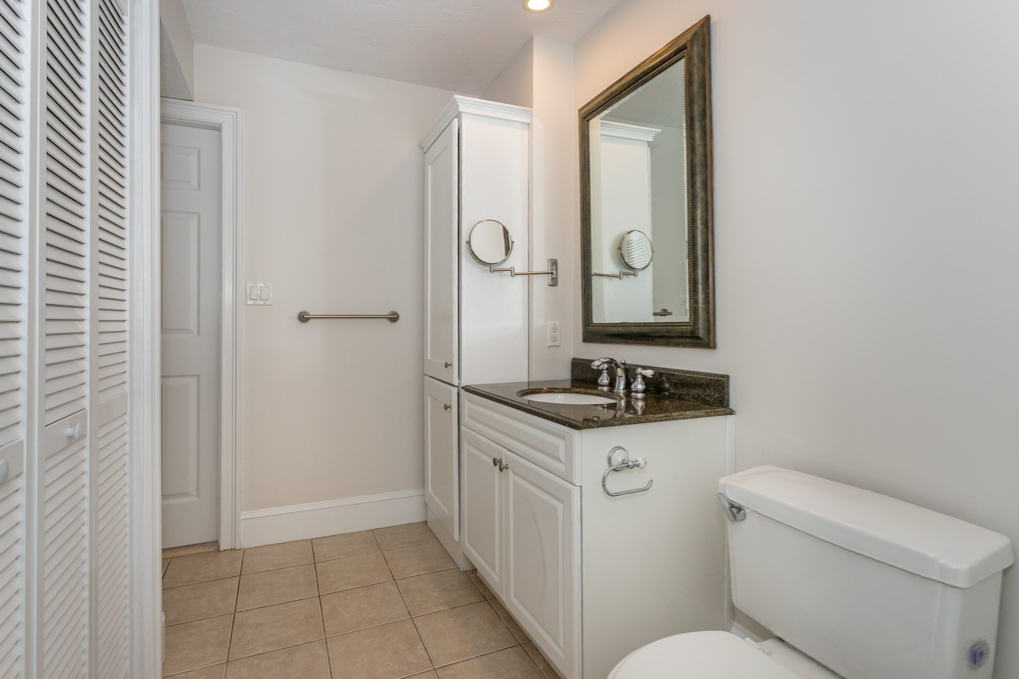 160 Quincy Shore Dr Unit: 106