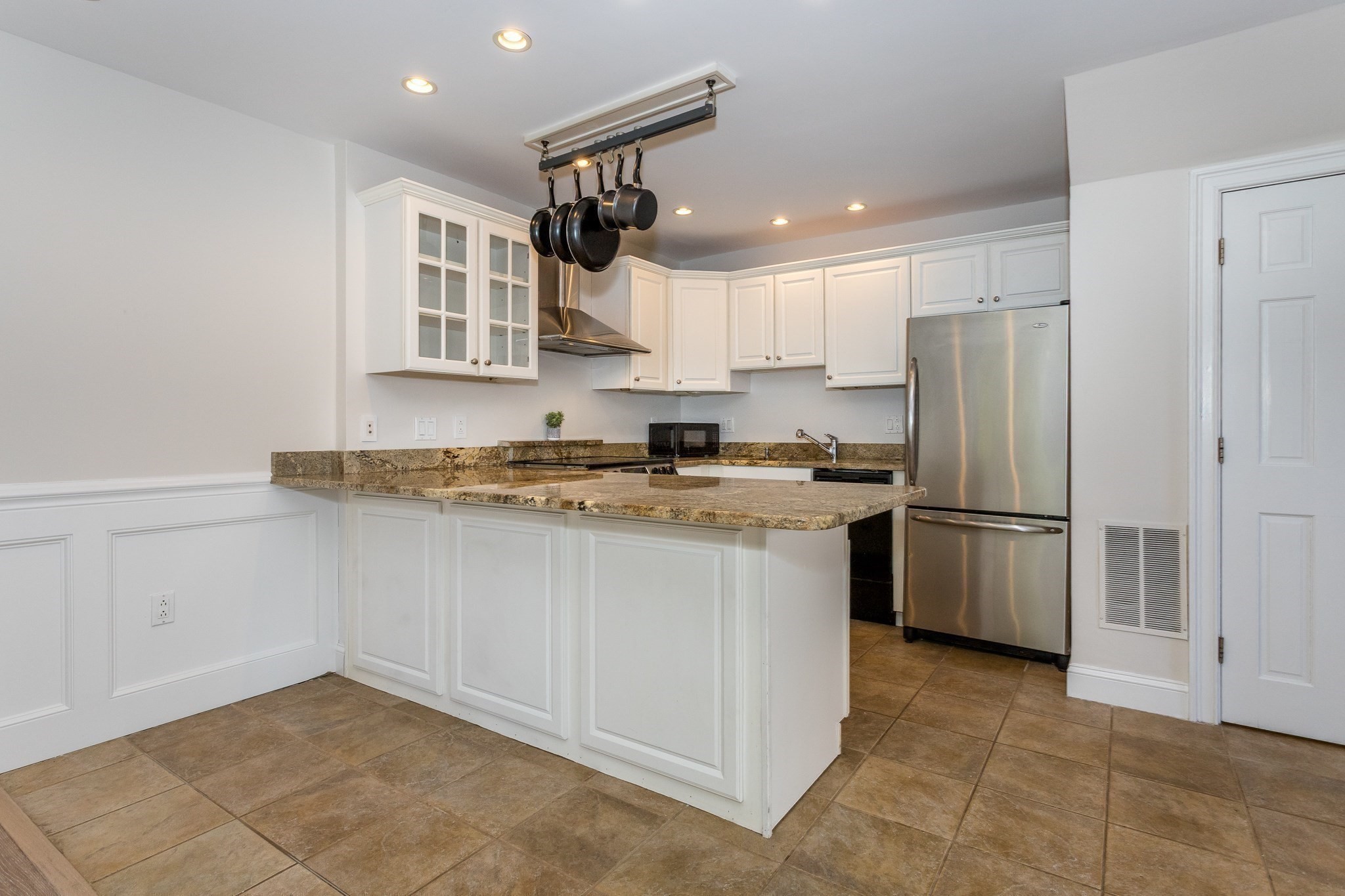 160 Quincy Shore Dr Unit: 106