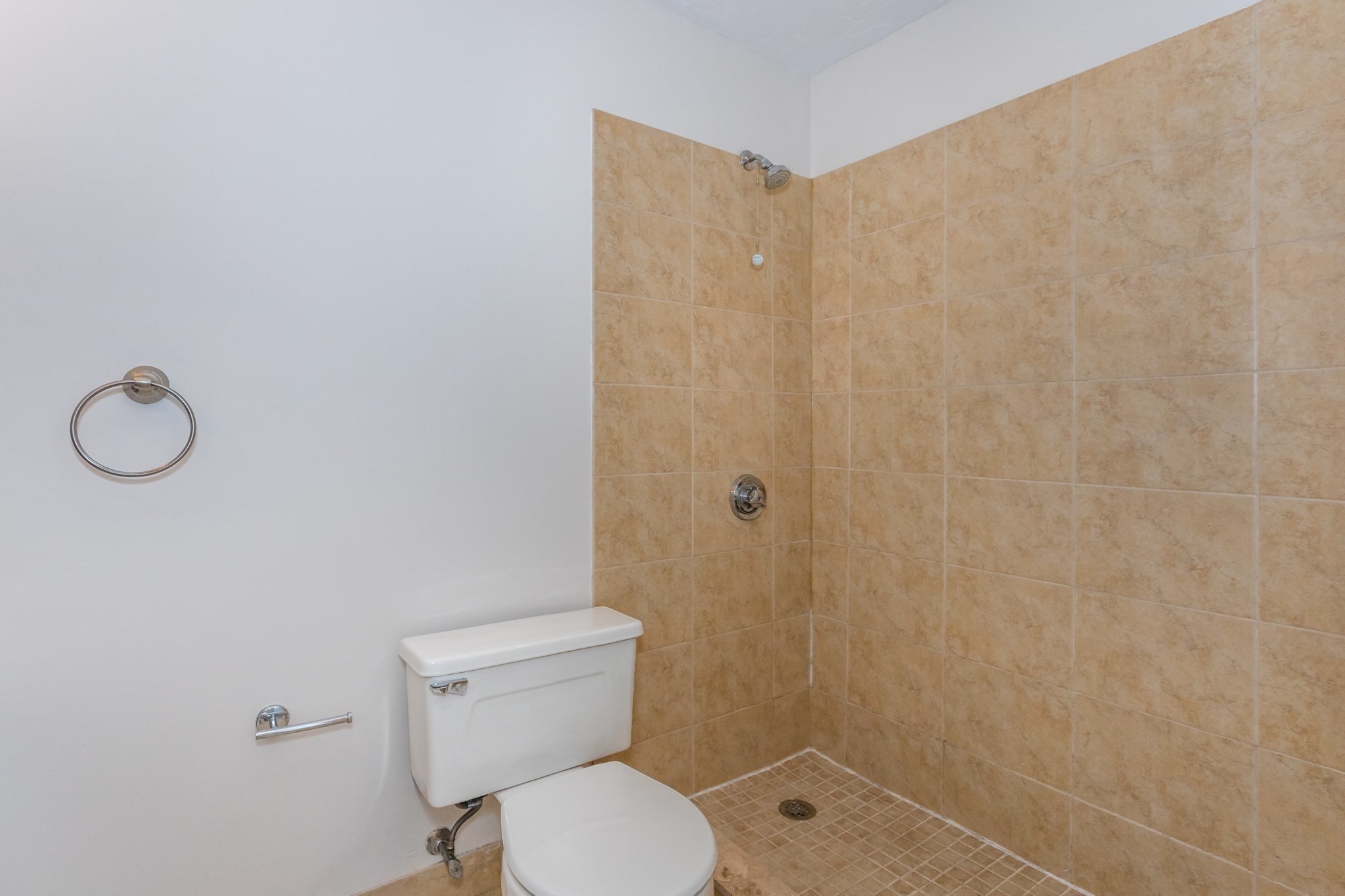 160 Quincy Shore Dr Unit: 106