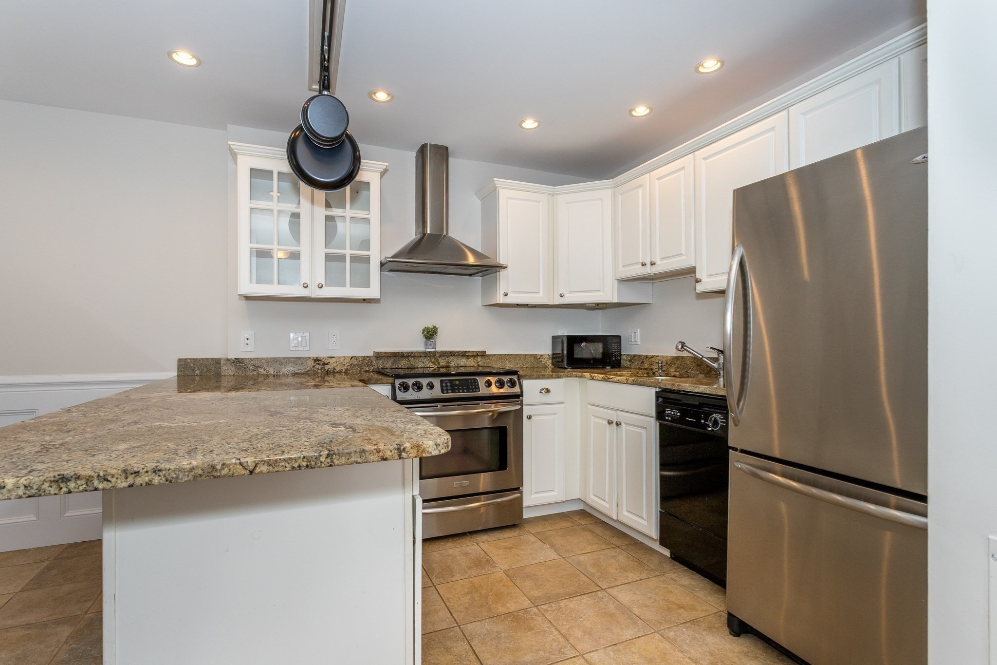 160 Quincy Shore Dr Unit: 106