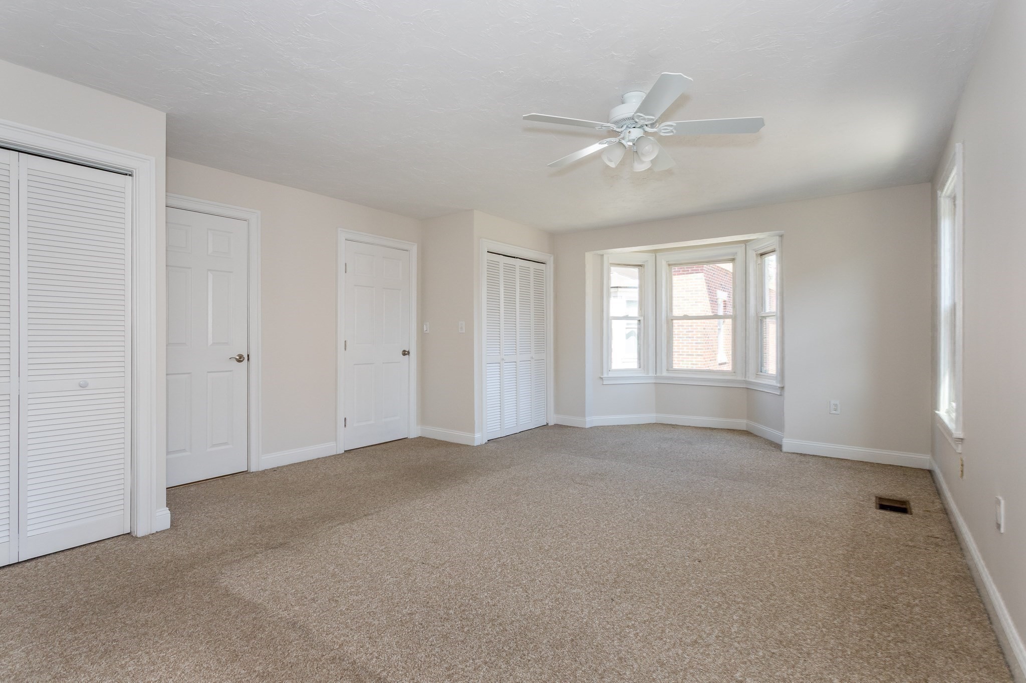 160 Quincy Shore Dr Unit: 106