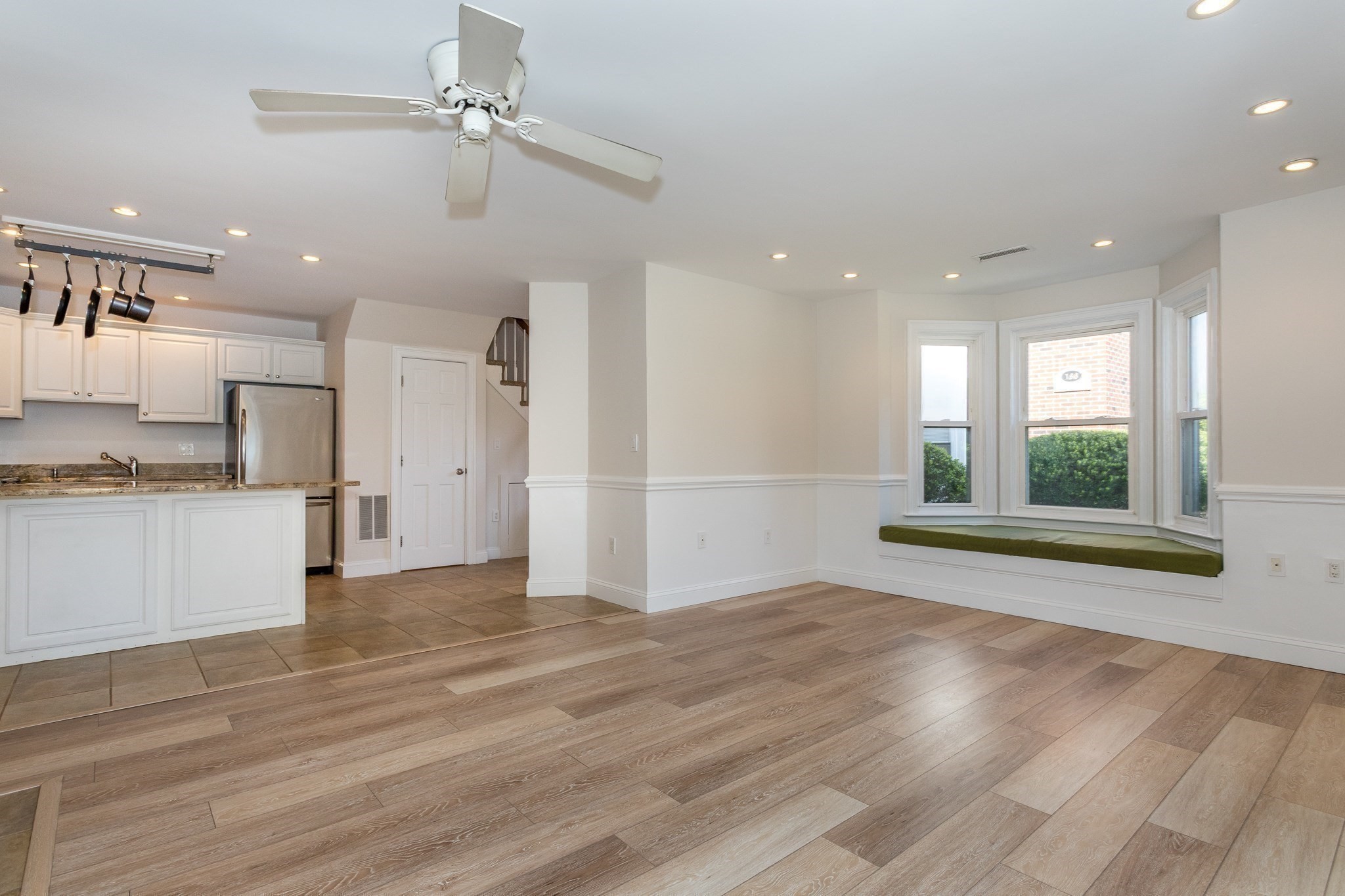 160 Quincy Shore Dr Unit: 106