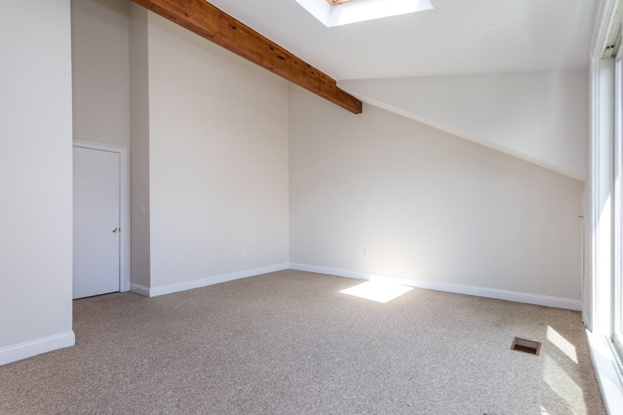160 Quincy Shore Dr Unit: 106