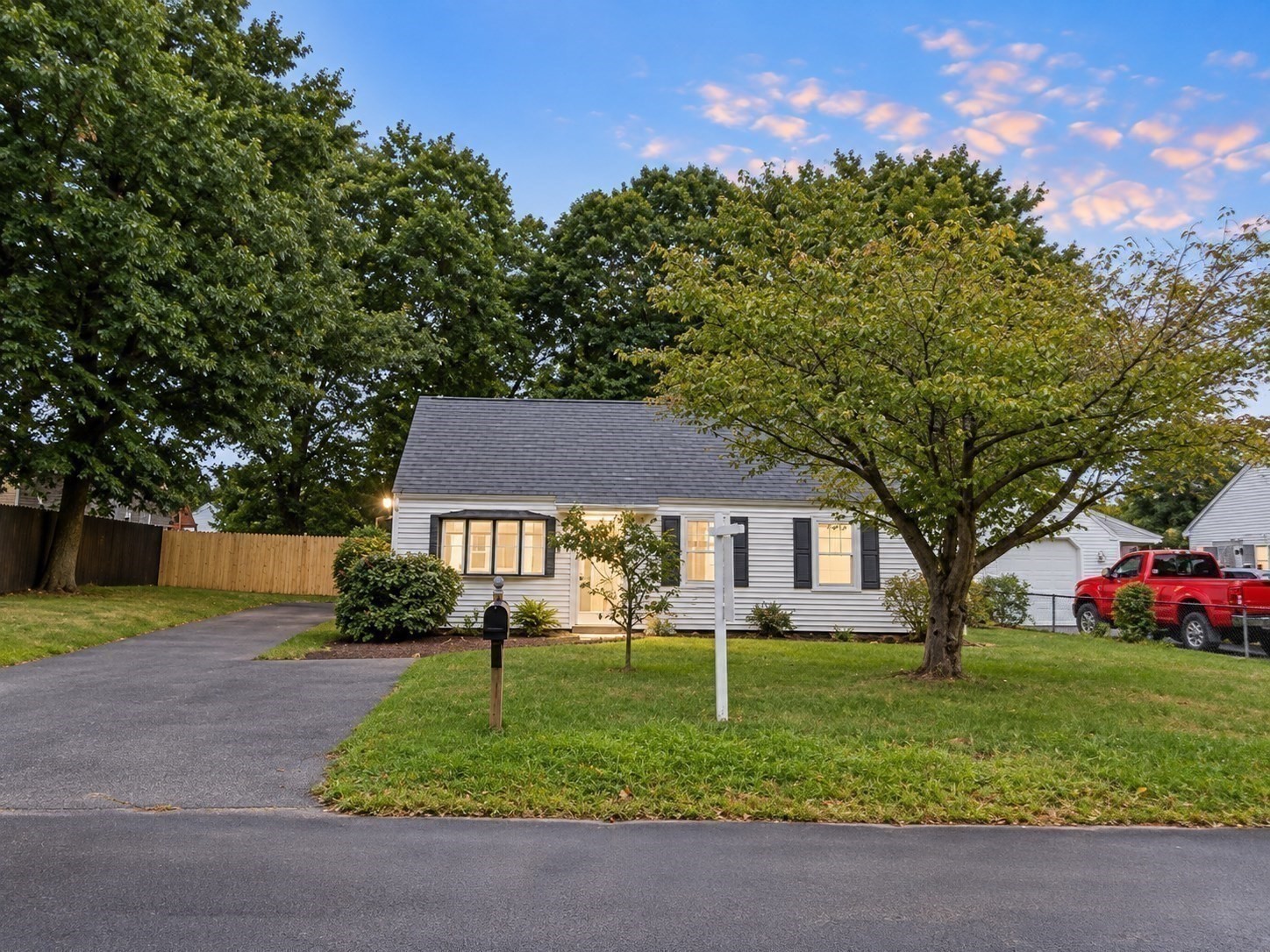 19 Rayburn Rd