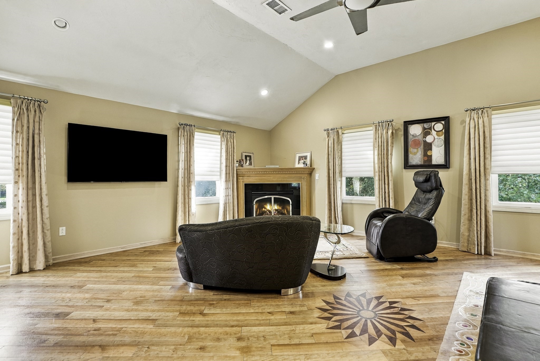 8 Hearthridge Dr