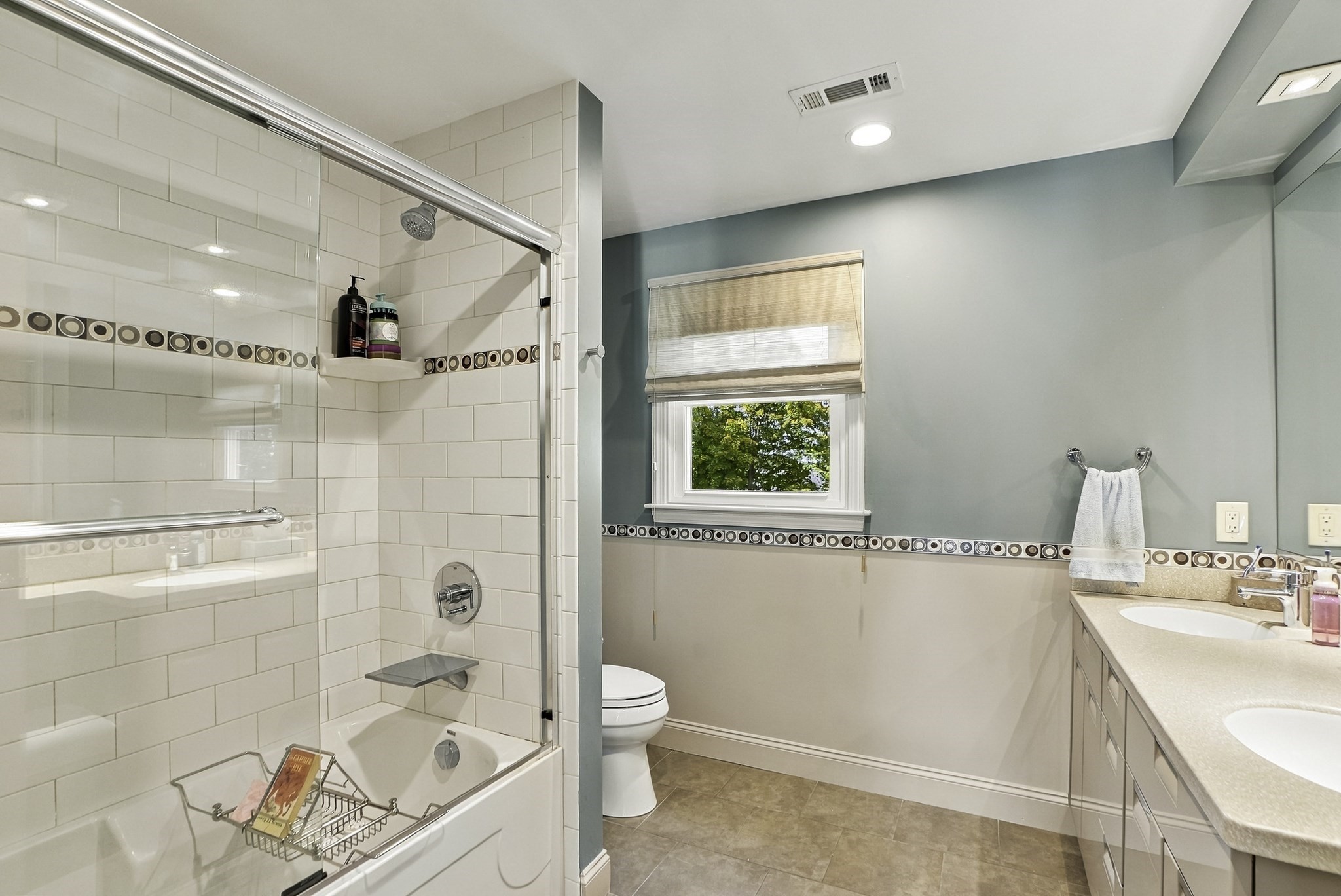 8 Hearthridge Dr