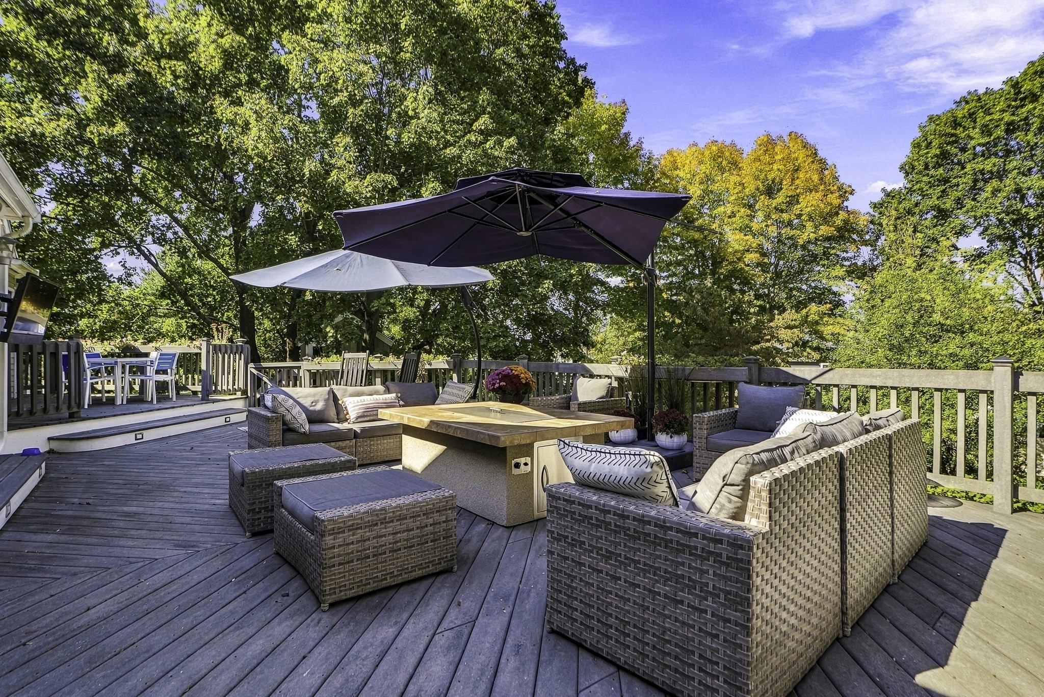 8 Hearthridge Dr