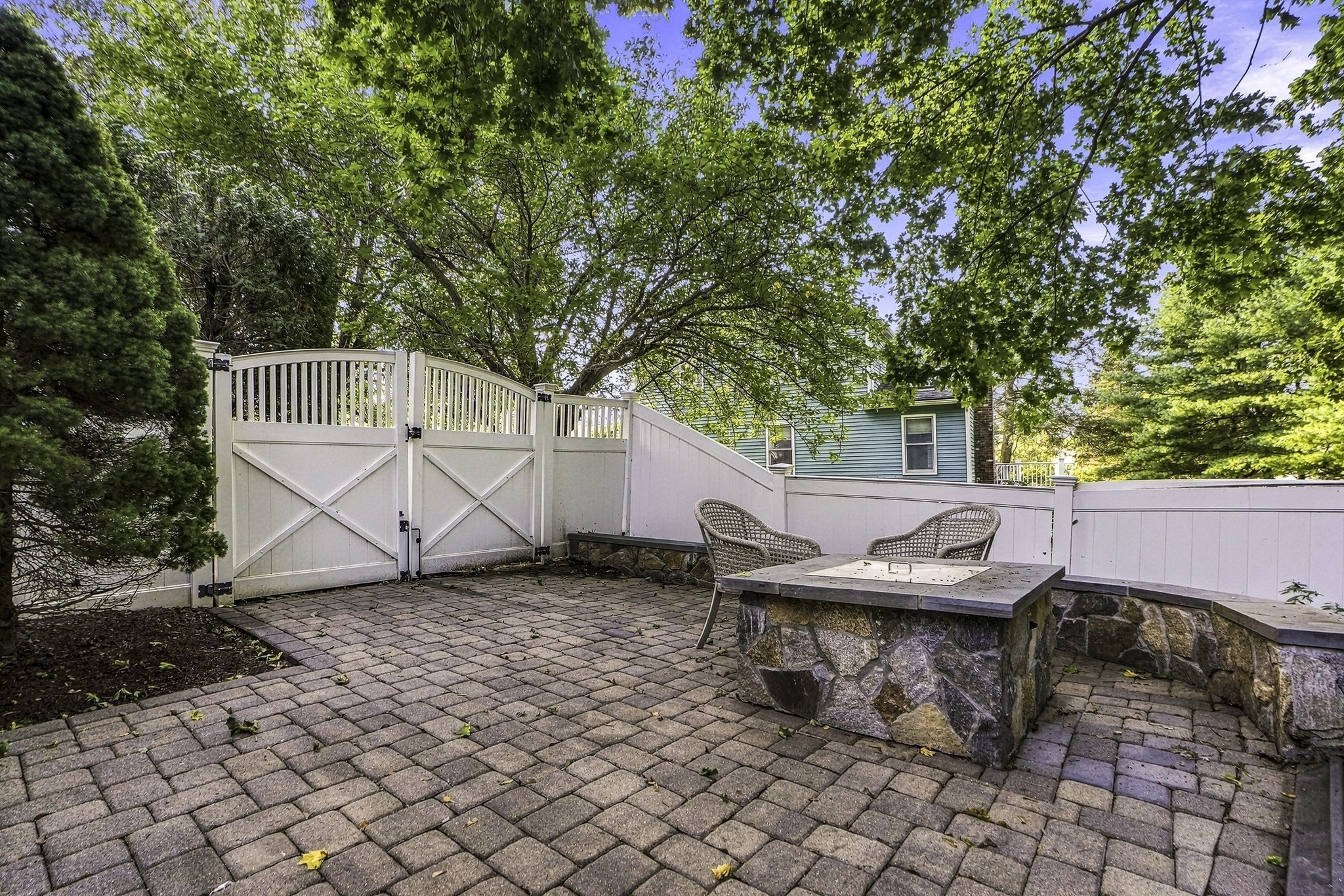 8 Hearthridge Dr
