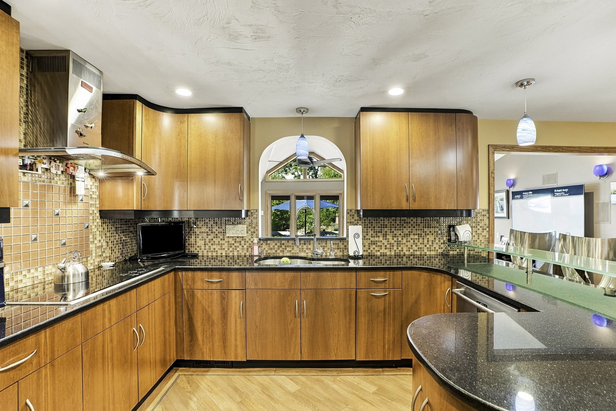 8 Hearthridge Dr