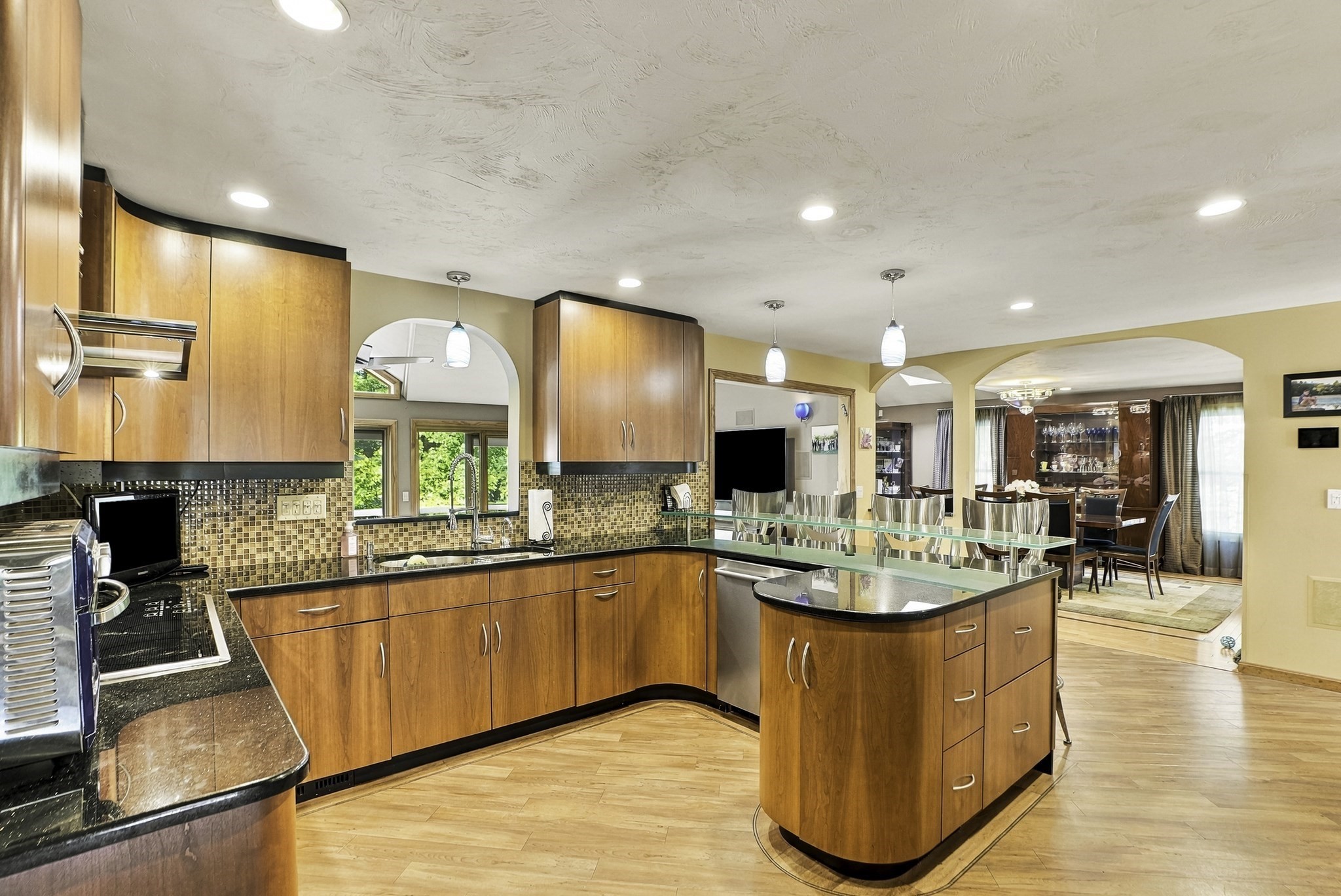 8 Hearthridge Dr