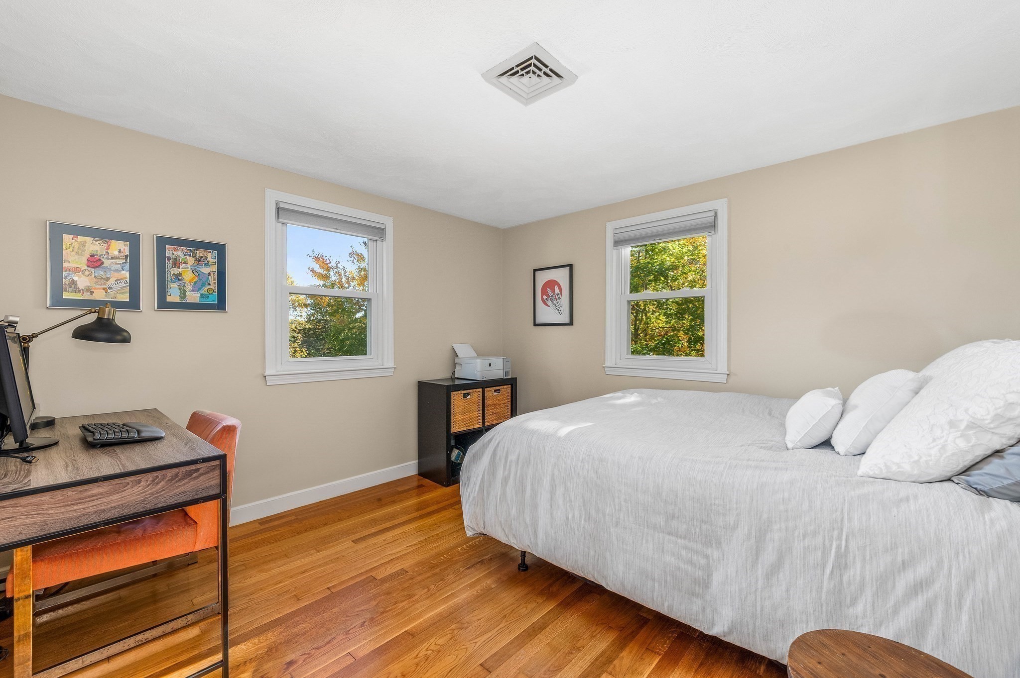 2 Margaret St