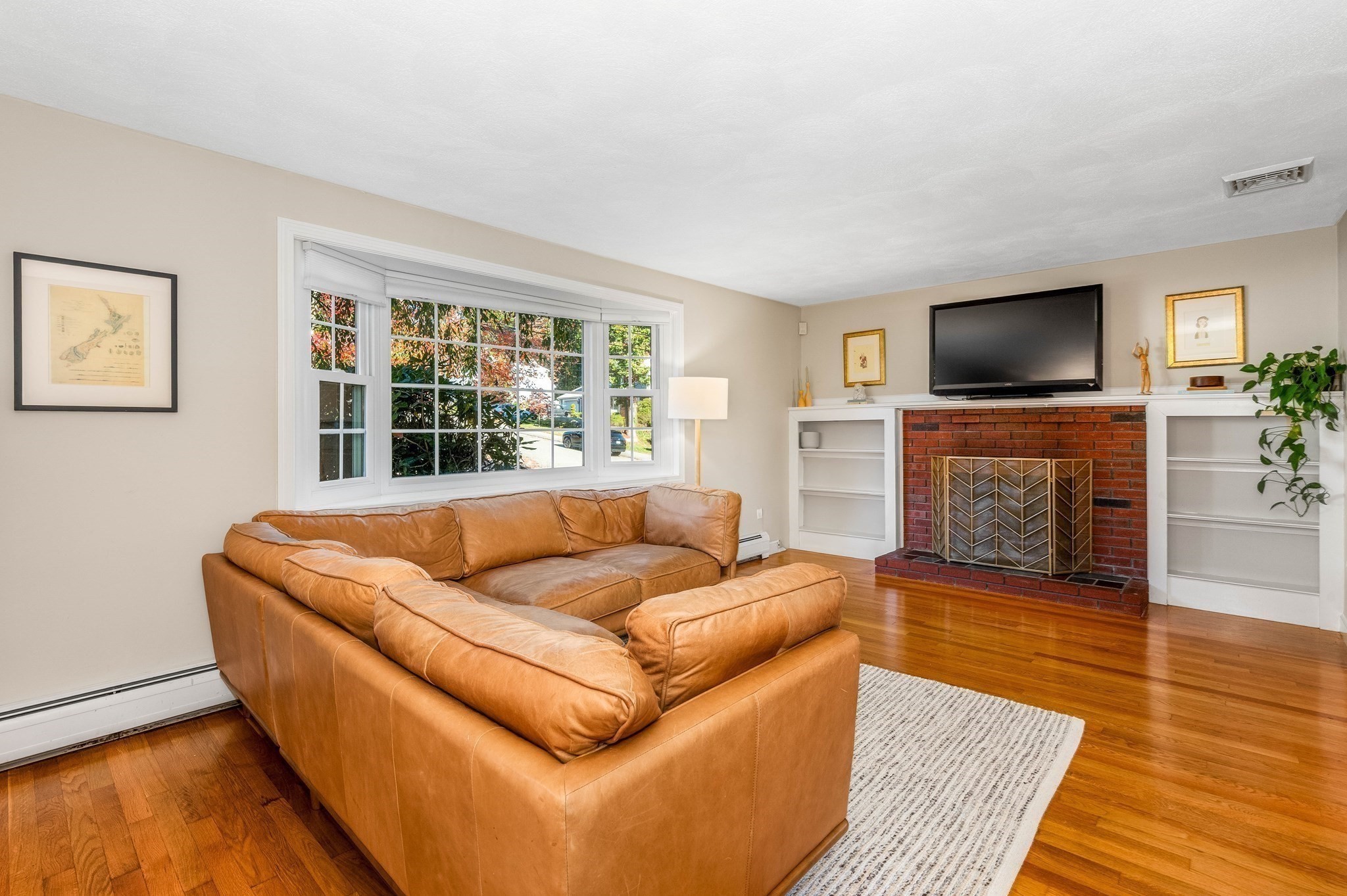 2 Margaret St