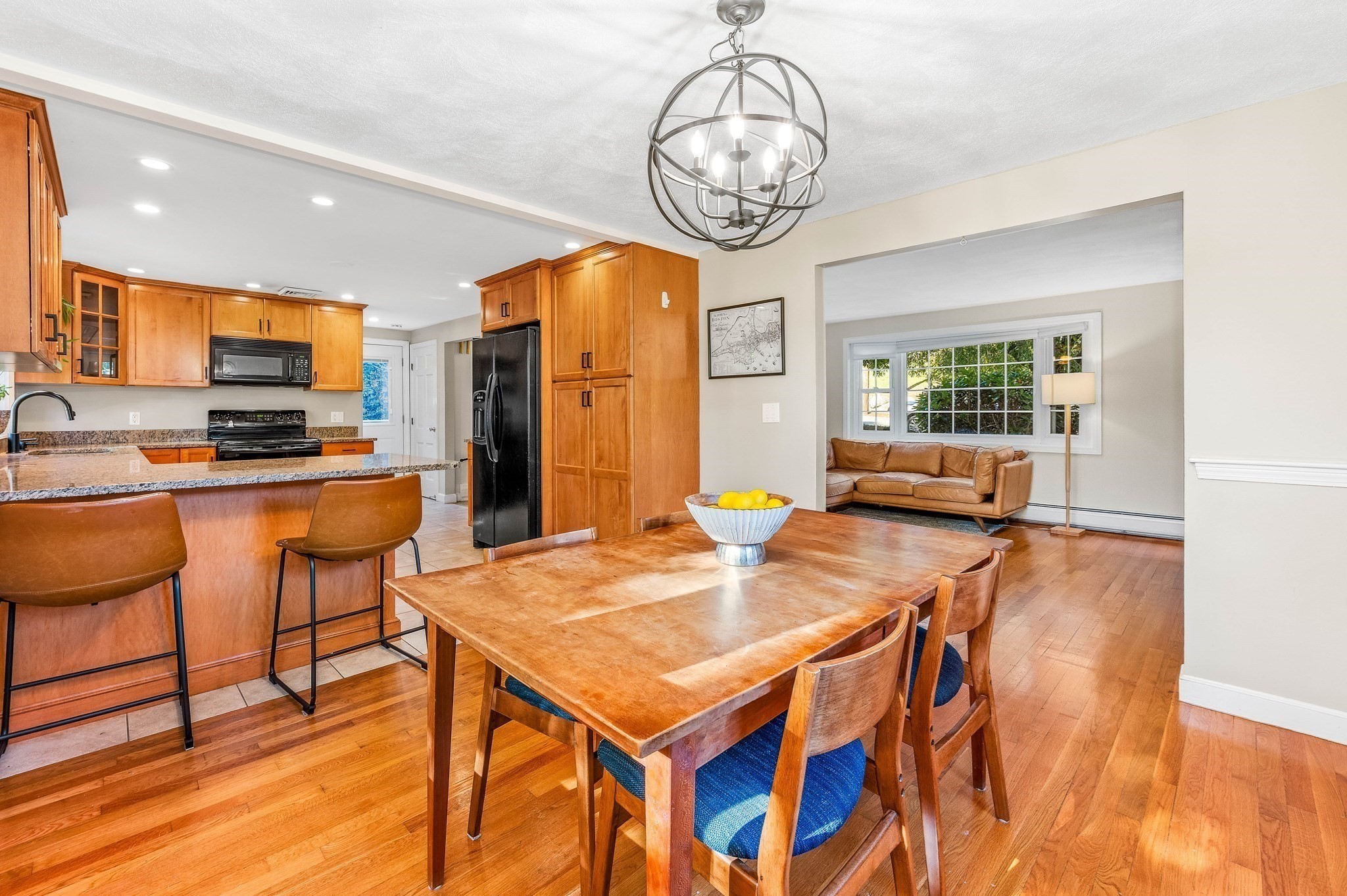 2 Margaret St
