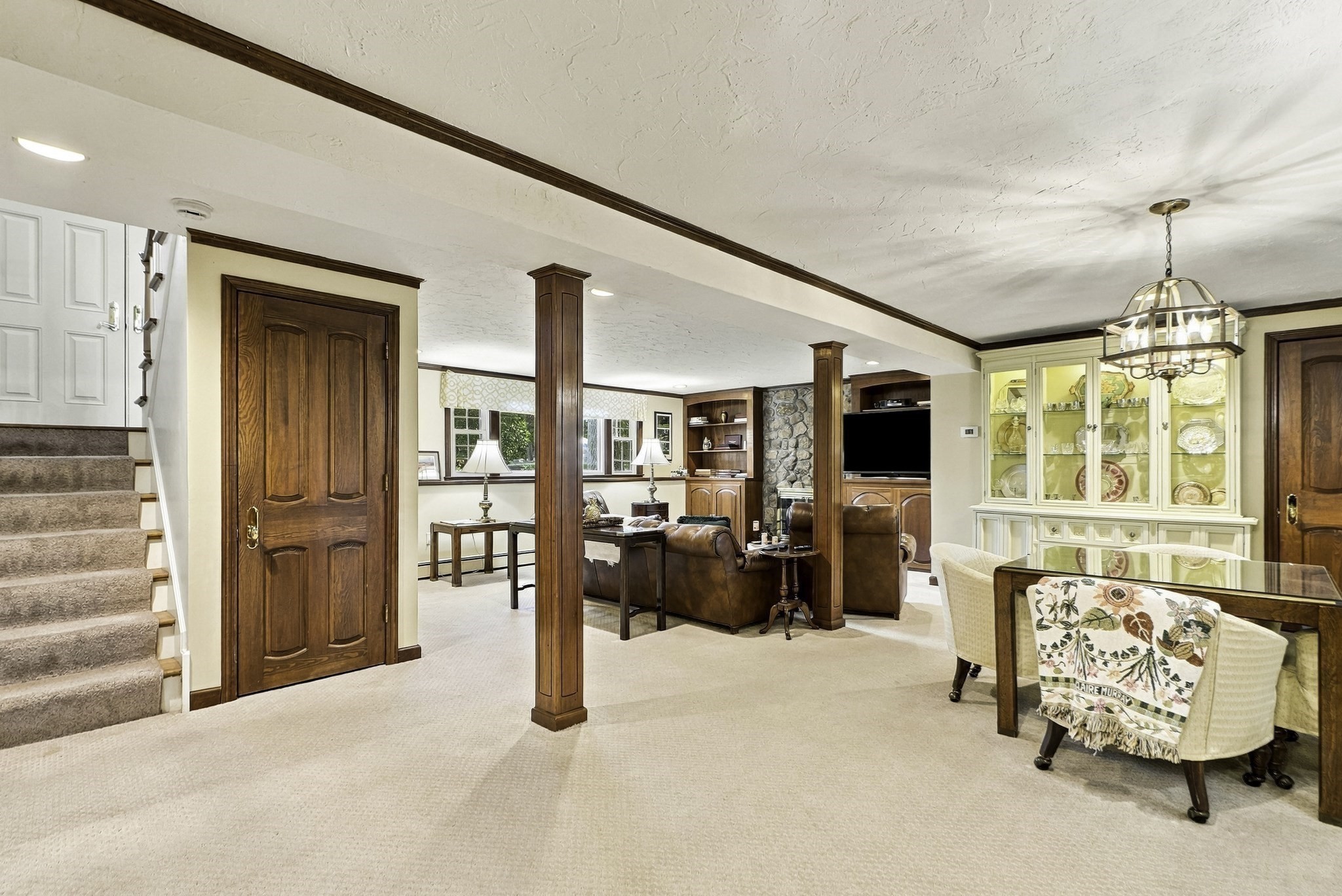 5 Surrey Ln