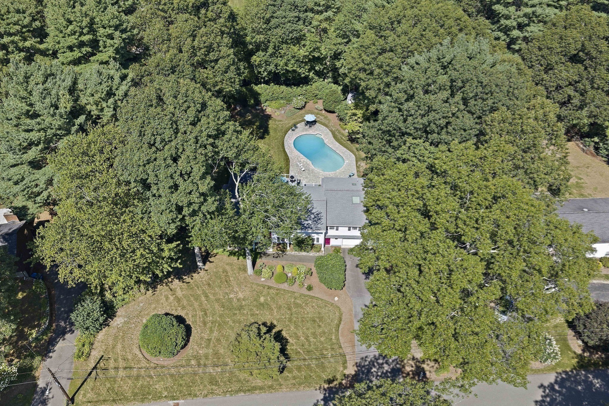 5 Surrey Ln