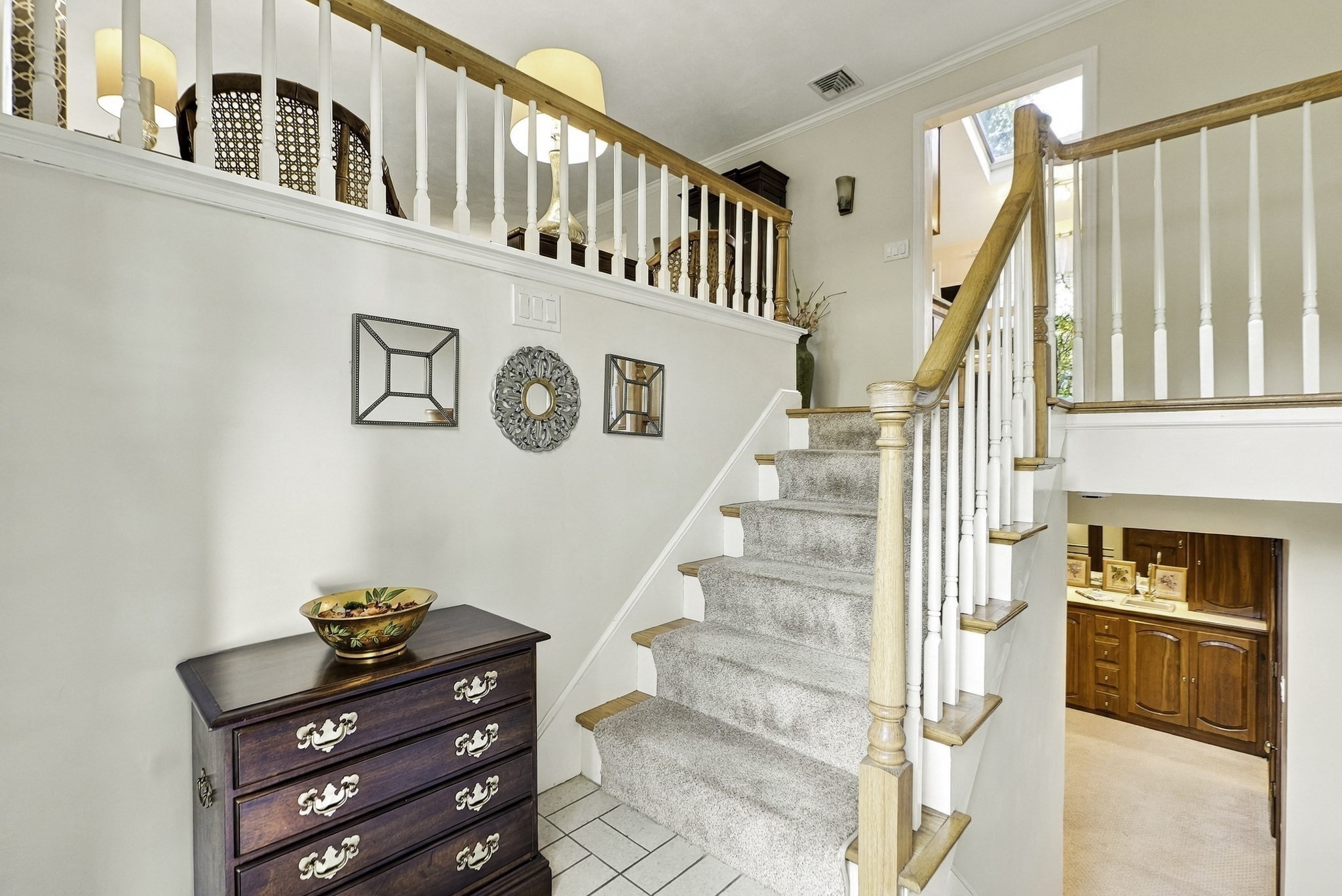 5 Surrey Ln