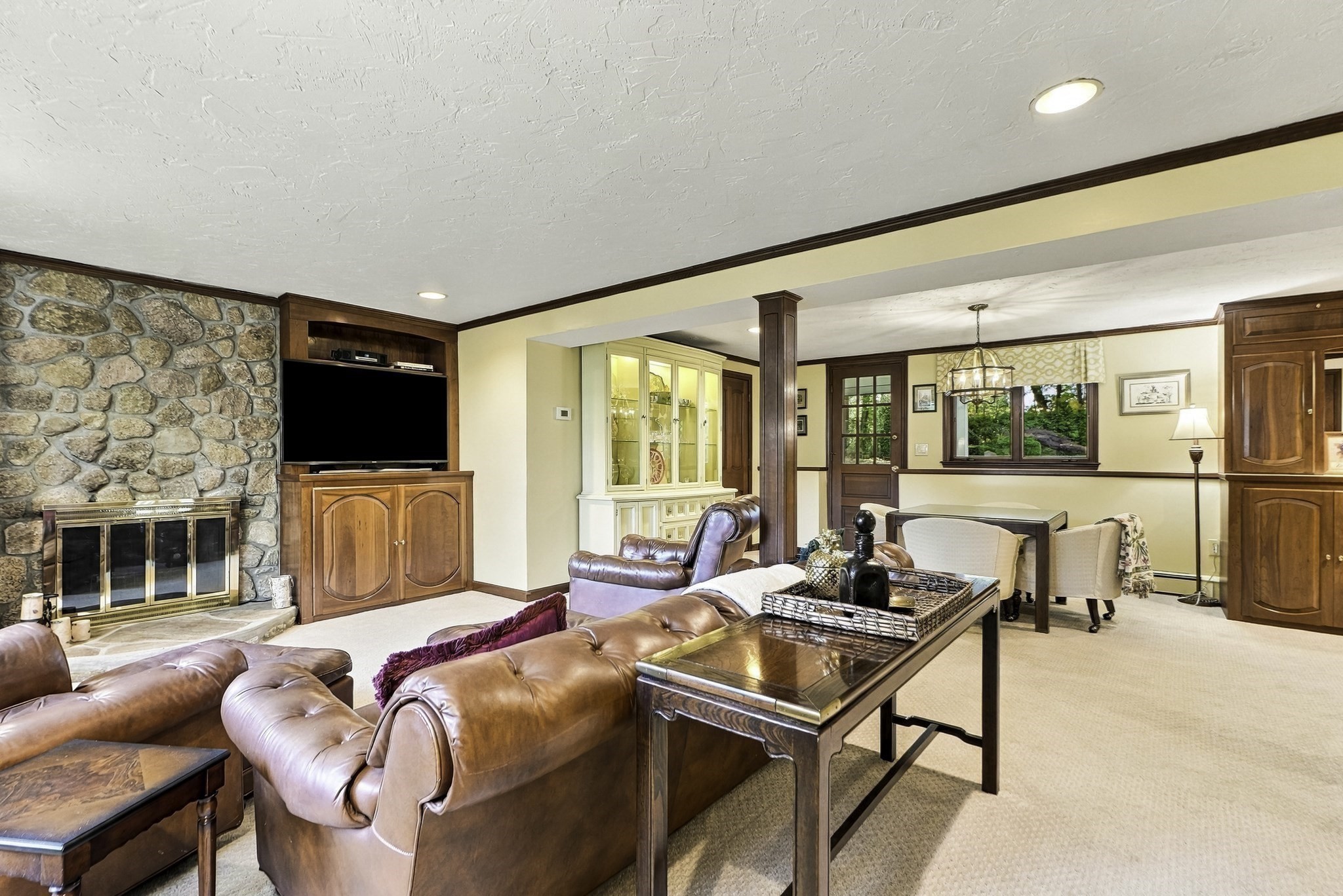 5 Surrey Ln
