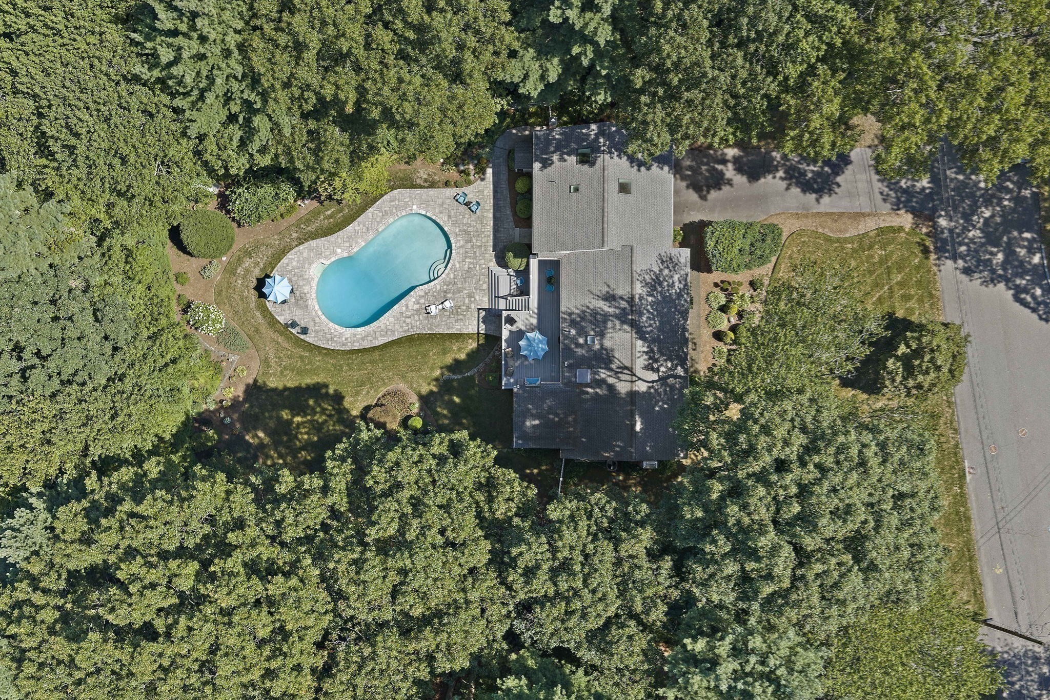 5 Surrey Ln