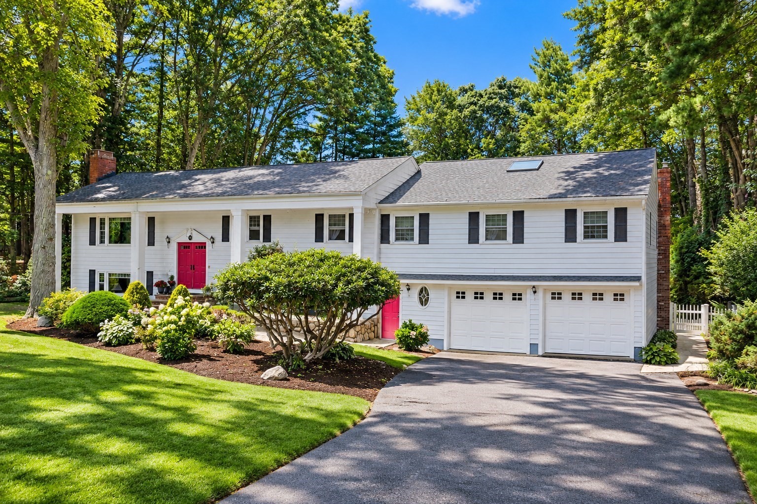 5 Surrey Ln