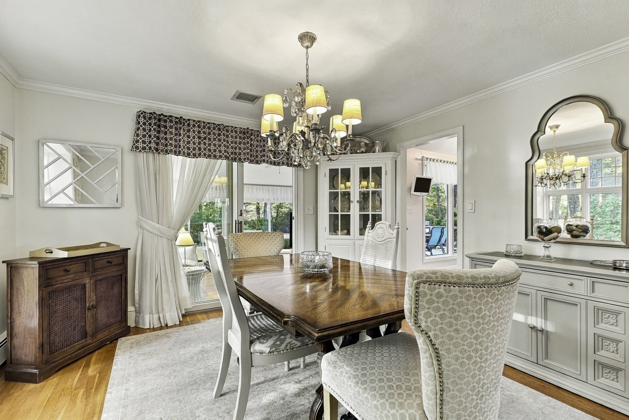 5 Surrey Ln