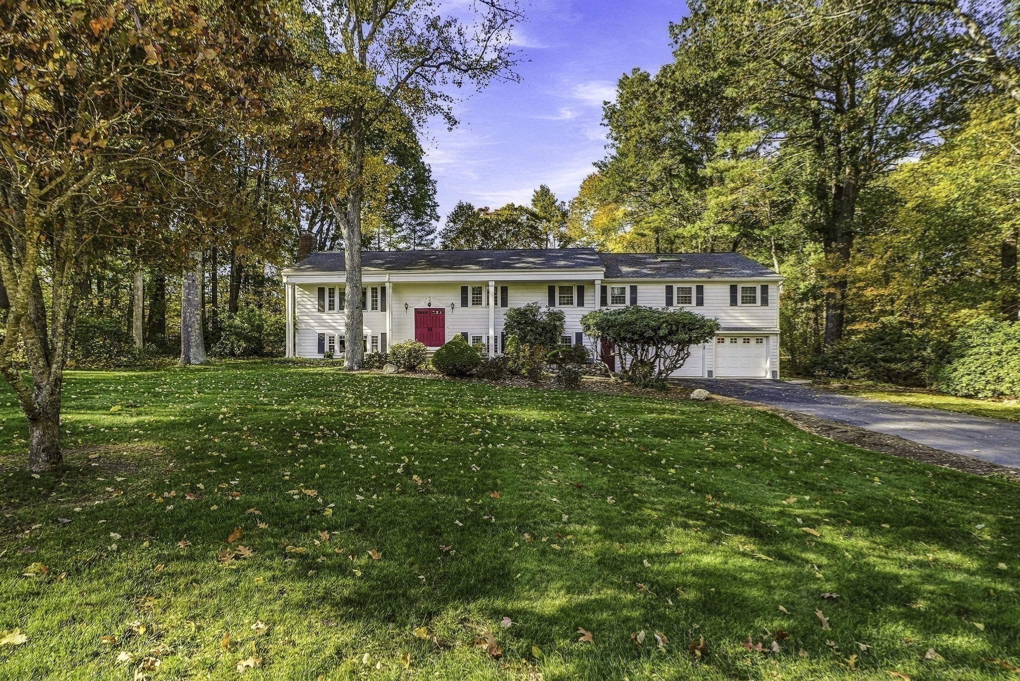 5 Surrey Ln