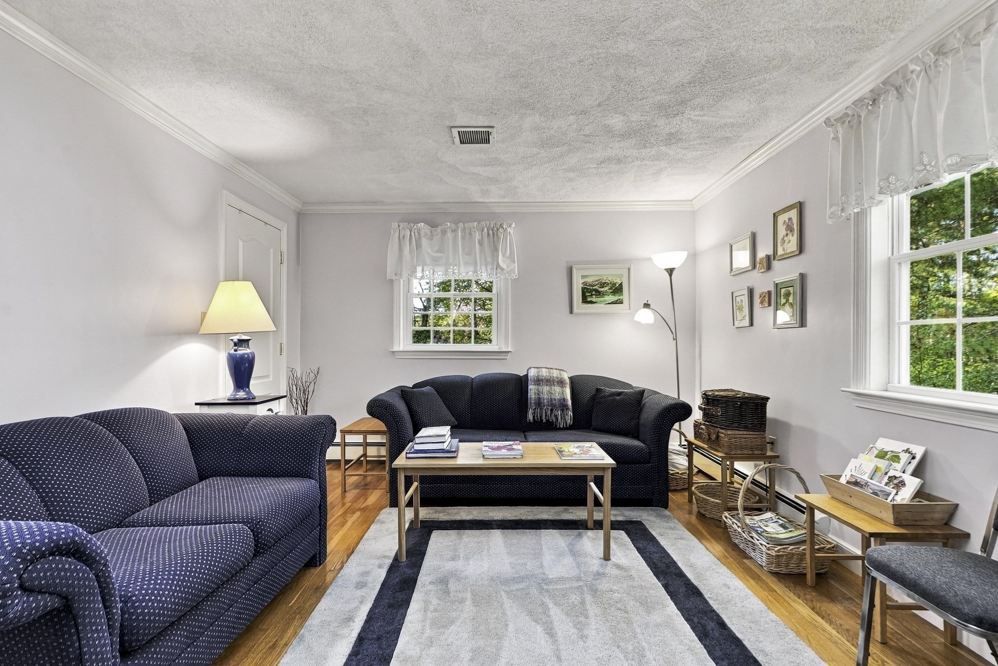 5 Surrey Ln