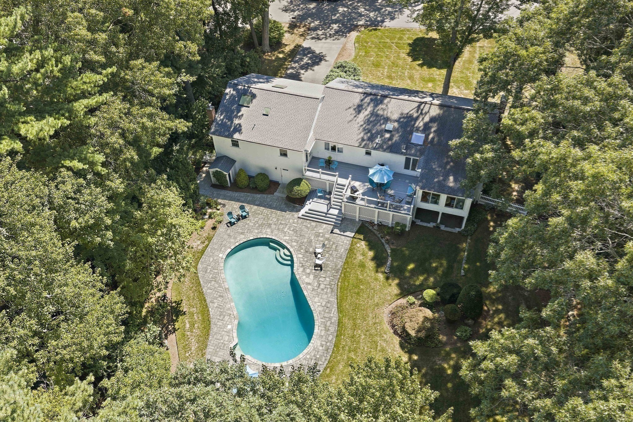5 Surrey Ln
