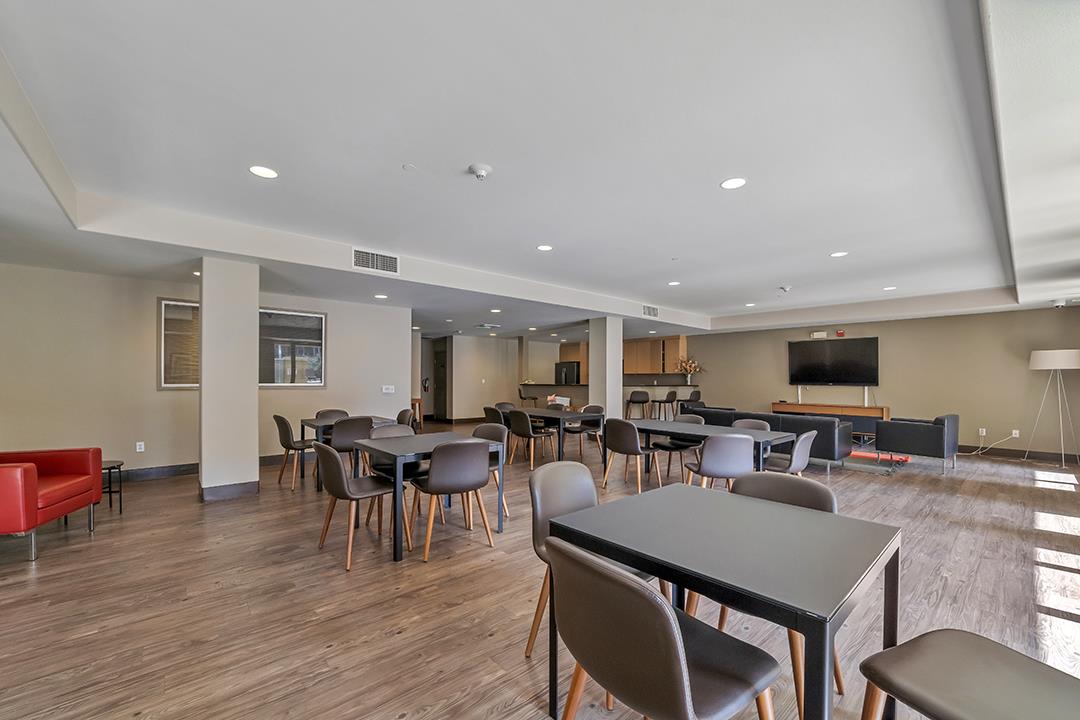 130 E San Fernando Street Unit: 404