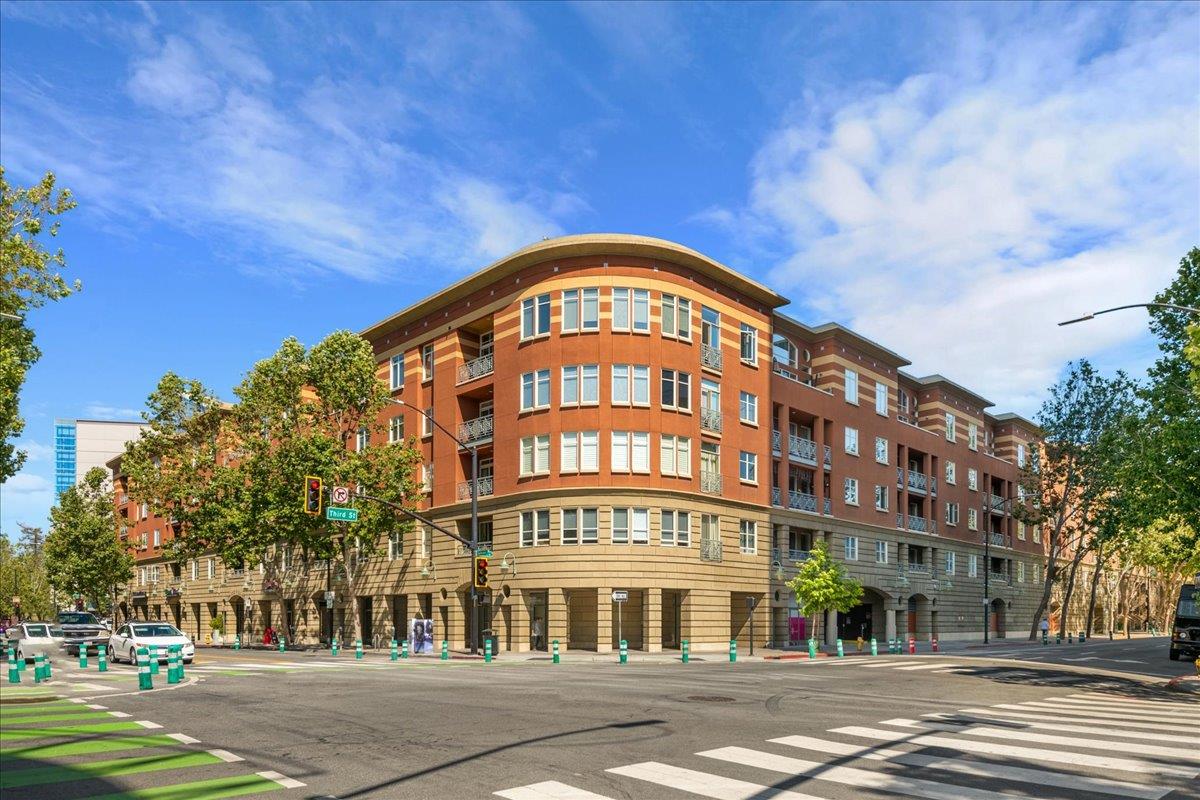 130 E San Fernando Street Unit: 404